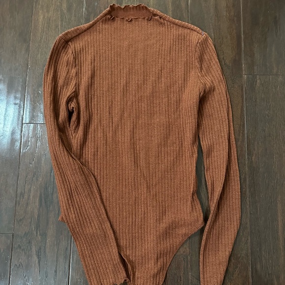 🌟2/$10🌟Shein Ribbed Turtleneck Bodysuit - Picture 1 of 3